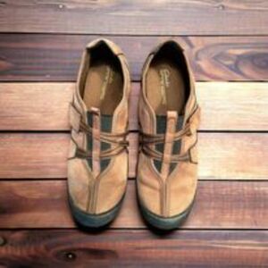 Clarks Springers Womans Brown Leather Slip On Shoes Size 10M